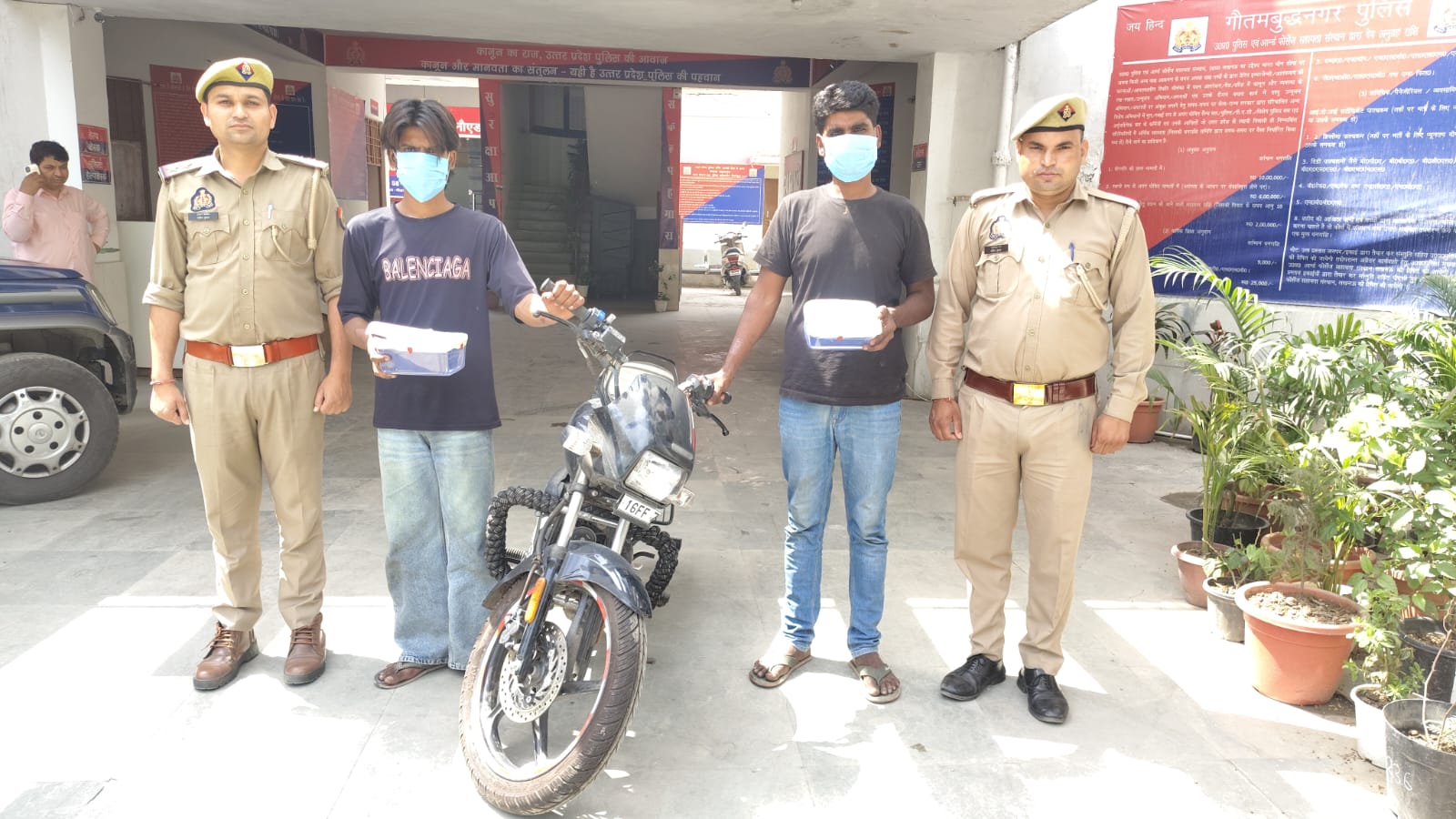 जलपाईगुड़ी में ट्रेन से 14 बांग्लादेशी गिरफ्तार