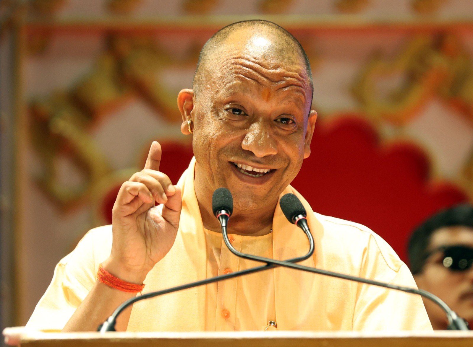 मुख्यमंत्री योगी ने की सुख, शांति, समृद्धि और आरोग्यता की मंगलकामना