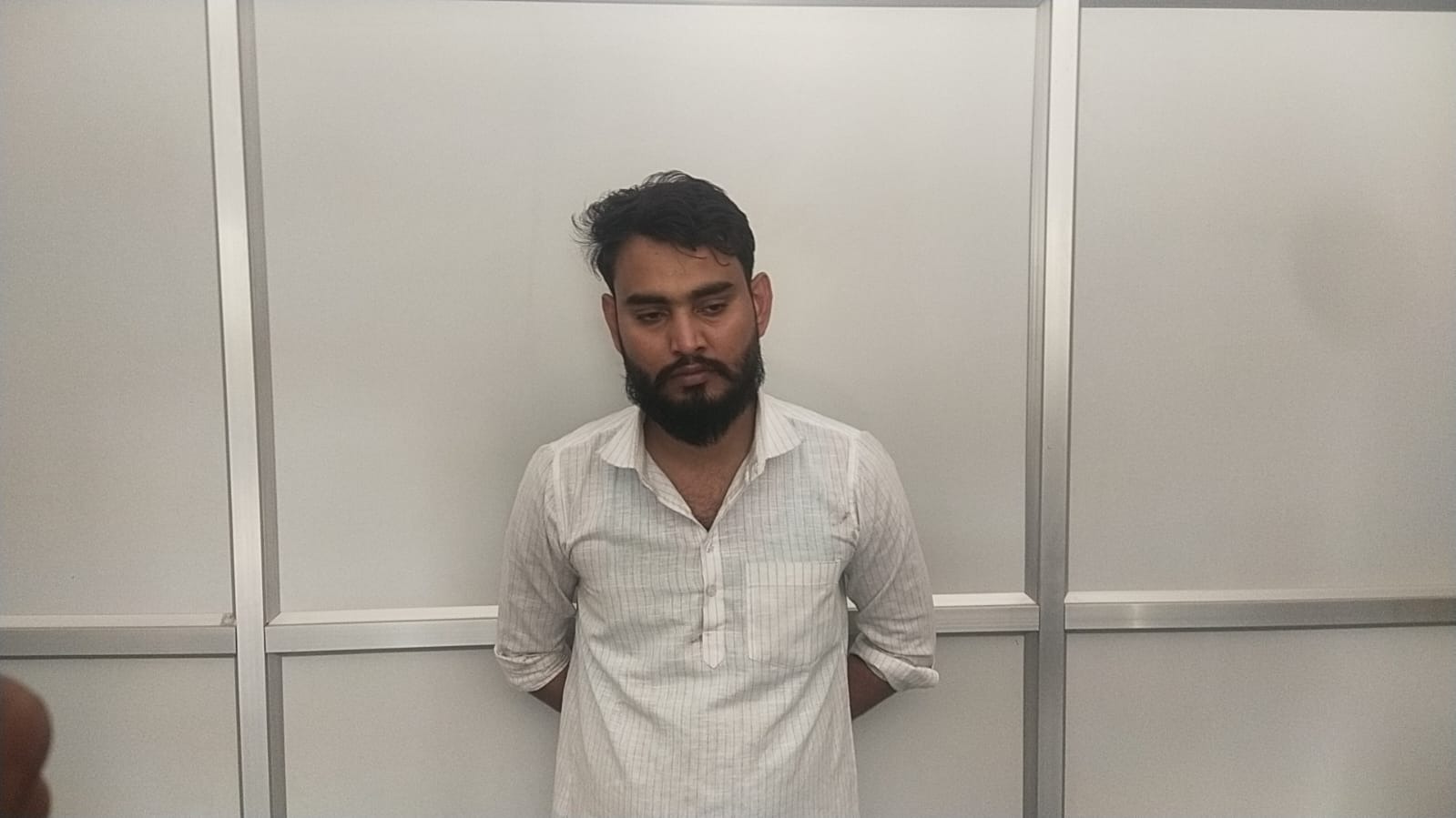 मंगलदीप कॉम्प्लेक्स में फायरिंग मामला : संगठित अपराध में जुड़ा आरोपित गिरफ्तार