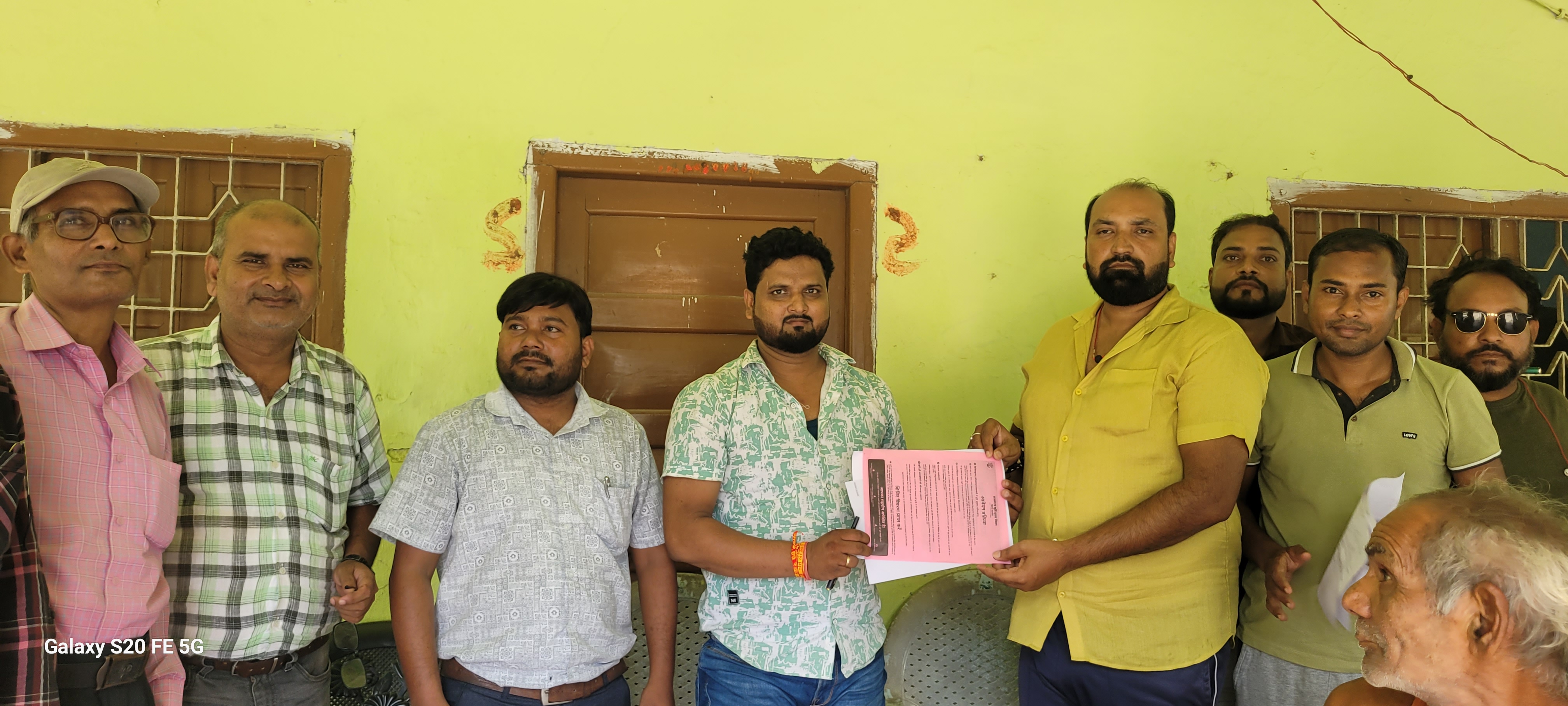 राजस्व महाअभियान को लेकर रैयतो के घरो तक पहुंचाया जा रहा भू-अभिलेख
