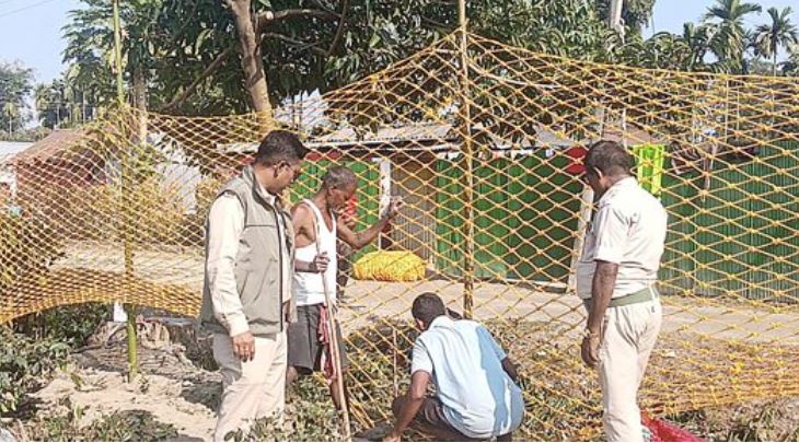 जलपाईगुड़ी के कलाबाड़ी चाय बागान में जंगली जानवरों का उपद्रव रोकने के लिए सुंदरवन जैसी ‘नेट फेंसिंग’