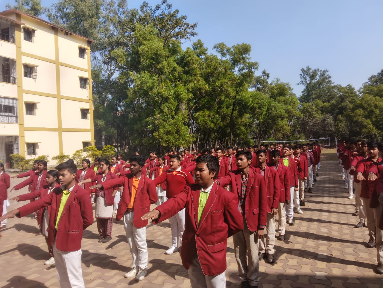संविधान दिवस पर न्यायालय परिसर में शपथ और प्रभात फेरी का हुआ आयोजन