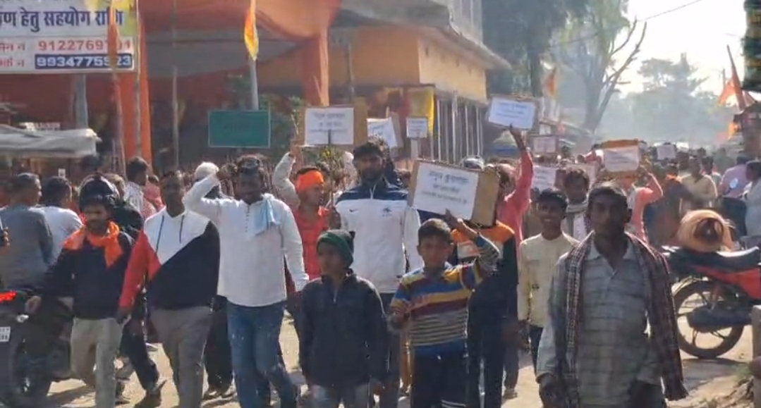 चाकूबाजी में घायल युवक की मौत पर बवाल आक्रोशितों ने एनएच-331 जाम किया