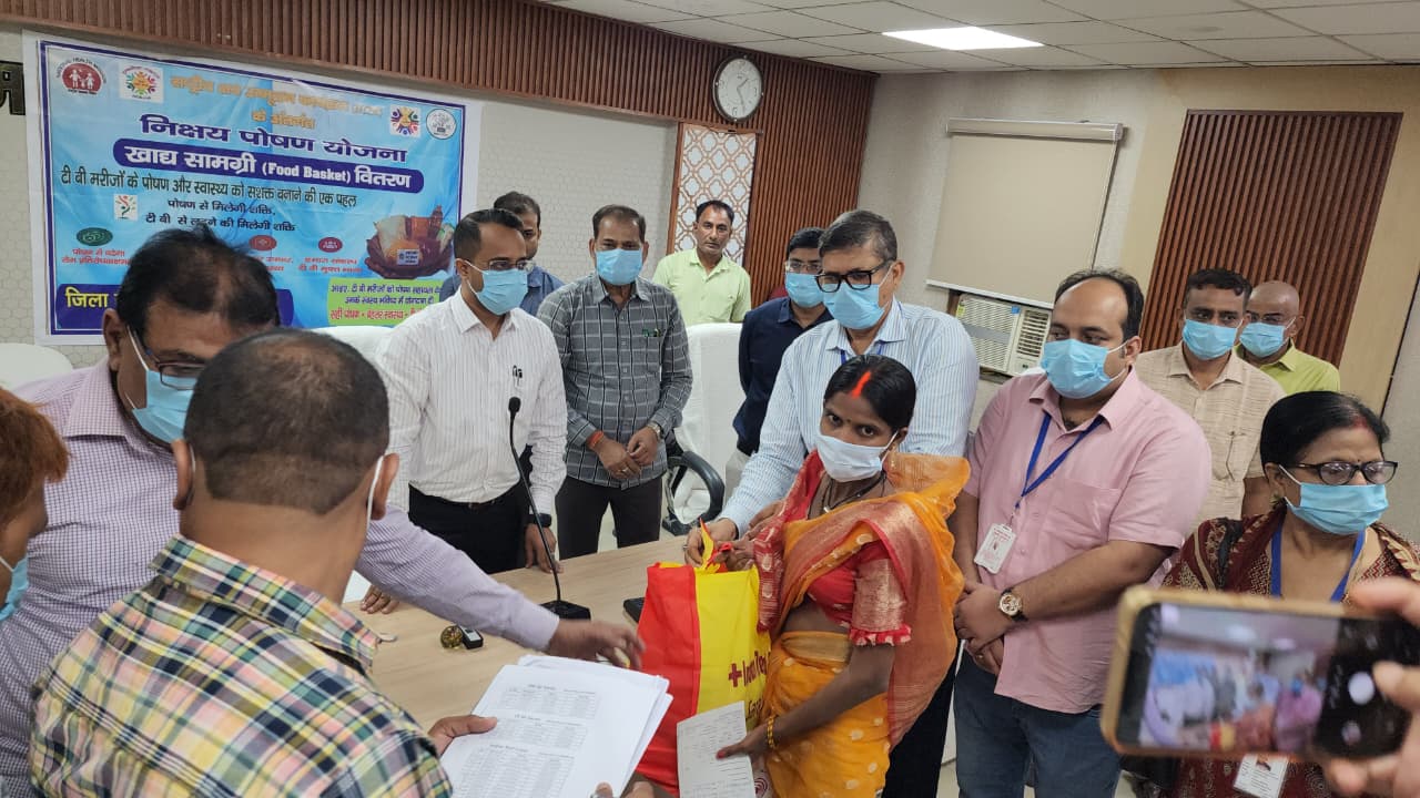 सारण में 218 टीवी मरीजों को 6 माह तक मिलेगा पोषण की टोकरी