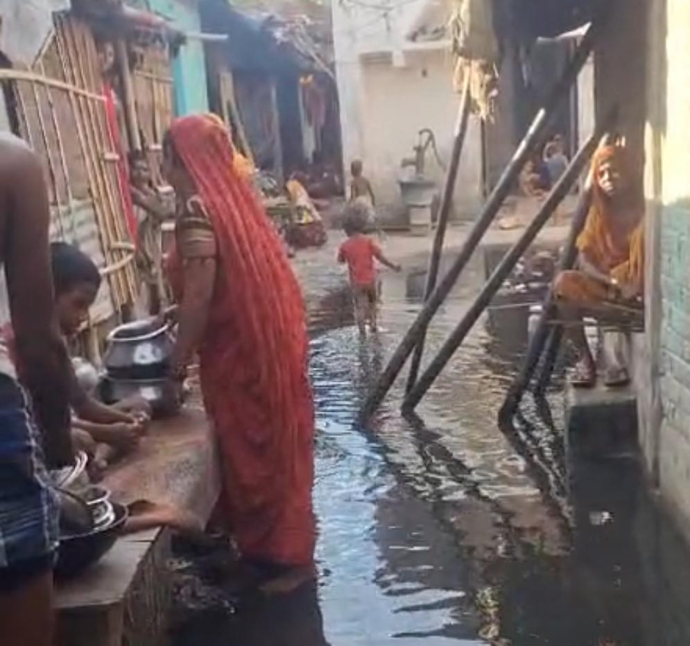 जलजमाव ने बढ़ाई मुश्किलें, संक्रमण का खतरा गहराया