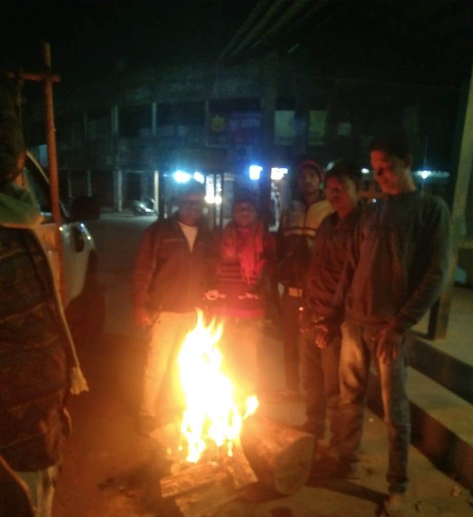 रायगढ़ : कलेक्टर के निर्देश पर प्रमुख चौक-चौराहों में अलाव व्यवस्था शुरू