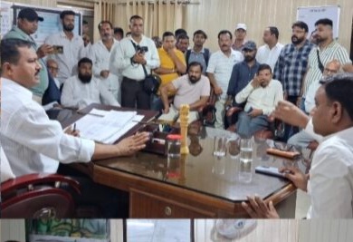 यूजर चार्ज के विरोध में सड़क पर उतरी रुड़की महानगर कांग्रेस