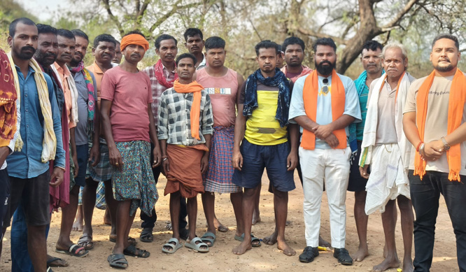 बस्तर के टाकरागुड़ा में ईसाई मतांतरित के शव का कफन-दफन पर ग्रामीणाें में आक्रोश