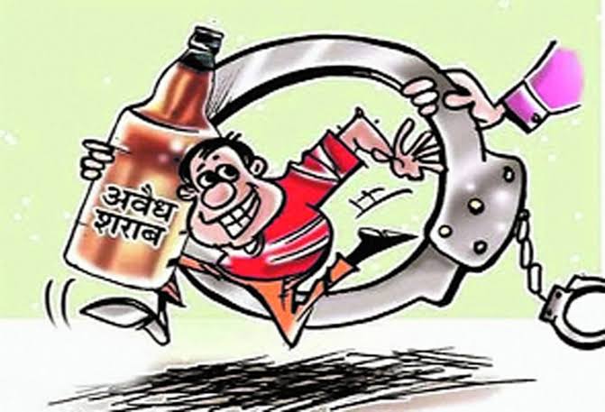 बेलदा में कार से 220 लीटर अवैध देसी शराब बरामद
