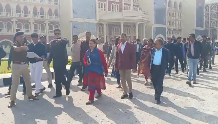 जलपाईगुड़ी में उच्च न्यायालय के स्थायी भवन का निरीक्षण करने पहुंचे कार्यवाहक मुख्य न्यायाधीश