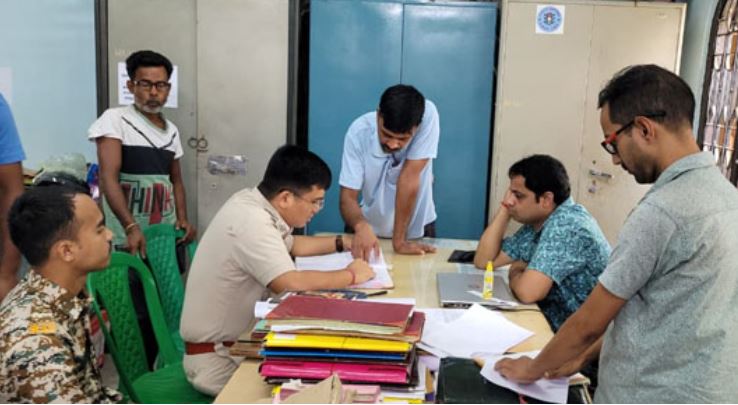 बर्थ-डेथ सर्टिफिकेट घोटाले में पुलिस का बड़ा एक्शन, कई पंचायतों में रेड