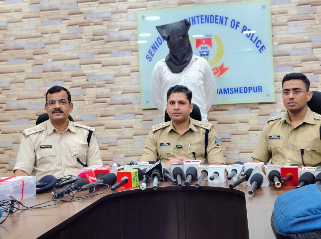 हिमांशु हत्याकांड मामले में मुख्य आरोपित के निशानदेही पर चापड़ बरामद