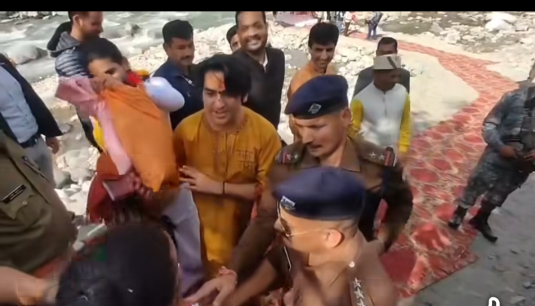 धीरेन्द्र शास्त्री ने उत्तरकशी  से किया अपनी धार्मिक यात्रा की शुरुआत