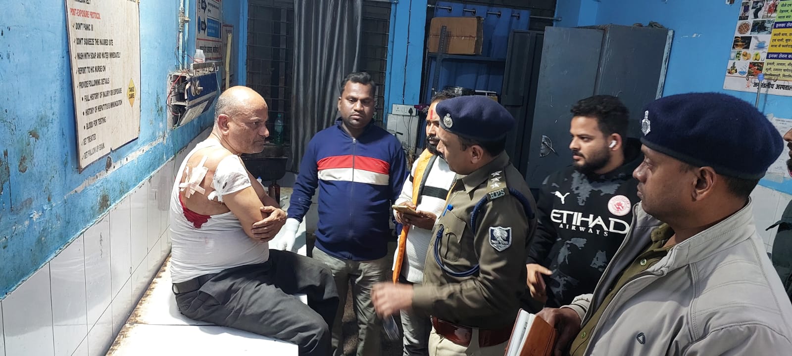 बाइक सवार दो बदमाशों ने दुकानदार को मारी गोली