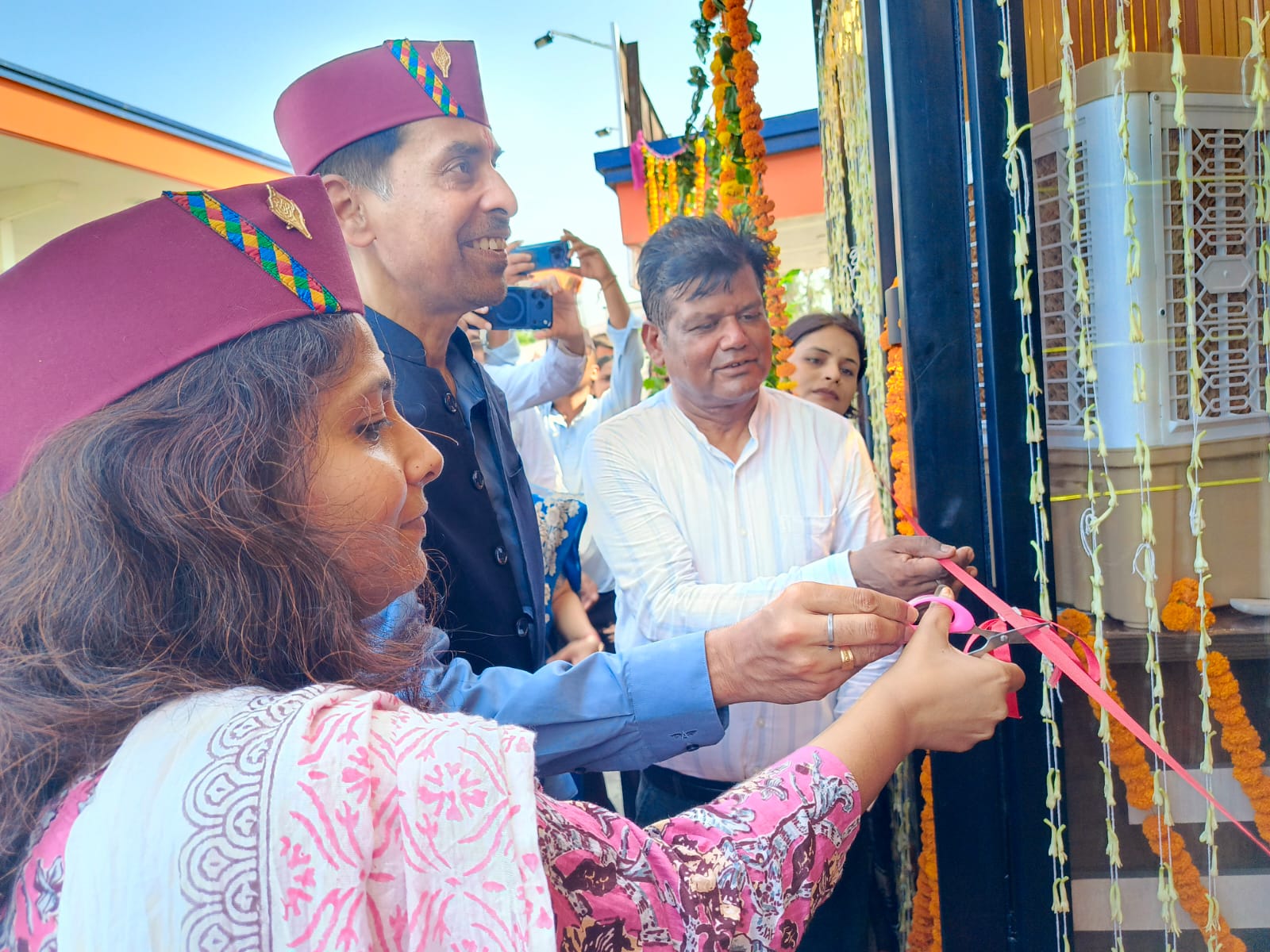 स्वयं सहायता समूहों को बड़ी सौगात, 'हिलांस' रिटेल आउटलेट देगा स्थायी बाजार