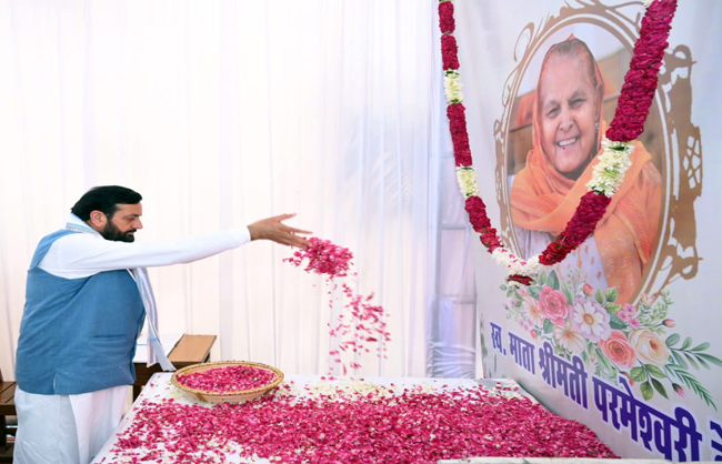 मुख्यमंत्री नायब सैनी ने पूर्व वित्तमंत्री कैप्टन अभिमन्यु की माता के निधन पर दुख व्यक्त किया
