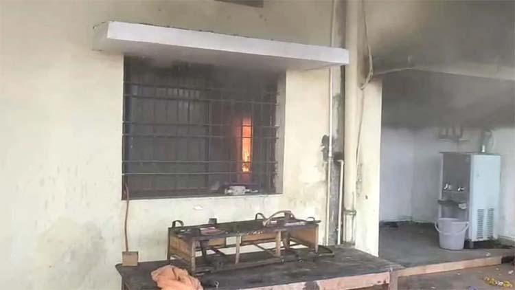 गरियाबंद स्थित सर्किट हाउस में लगी आग, अधिकारी नुकसान के आकलन में जुटे