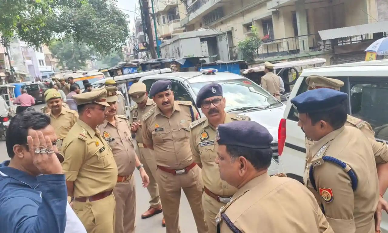 बहराइच हिंसा में क्षेत्राधिकारी रुपेंद्र गौड़ हटाए गए, रवी खोखर को मिला चार्ज