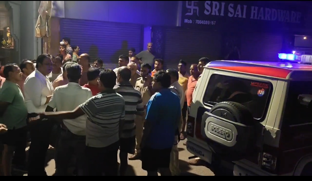 स्कूल के पास शराब दुकान खुलते ही लाेगाें ने किया विराेध, बंद हुई दुकान