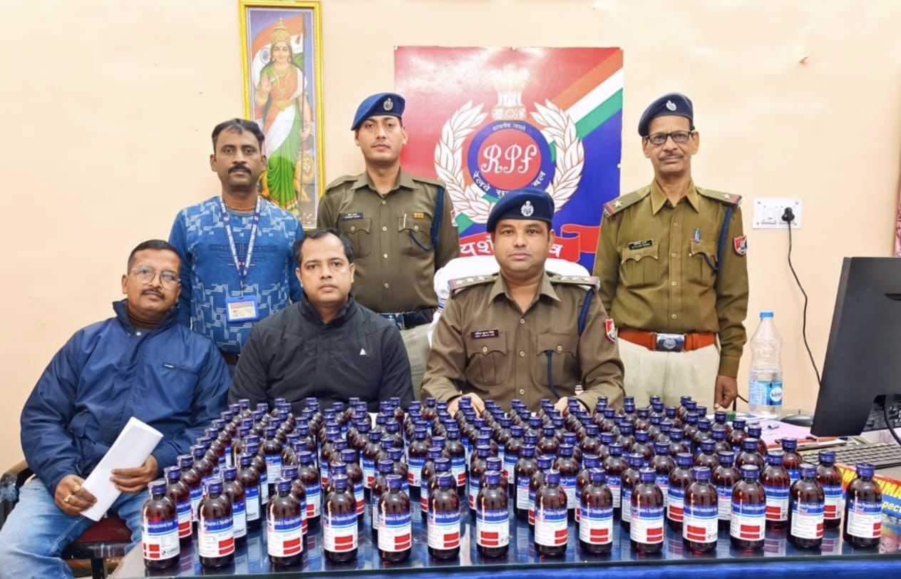 ऑपरेशन नारकोस के तहत 150 बोतल कफ सिरप ज़ब्त