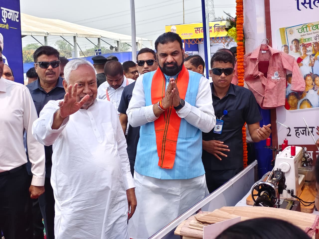 मुख्यमंत्री पहुंचे भागलपुर, रेलवे ओवरब्रिज का किया निरीक्षण