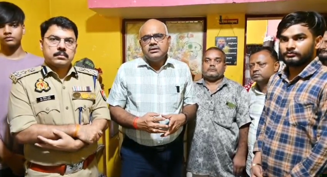 यूक्रेन युद्ध में मर्चेंट नेवी अधिकारी की मौत पर सीएम योगी ने लिया संज्ञान, प्रशासन पहुंचा घर