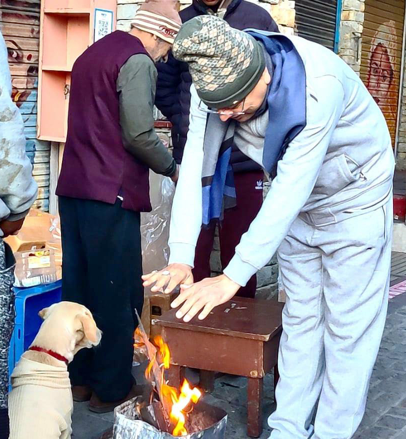 मुख्यमंत्री ने ठंड एवं शीतलहर से बचाव के लिए व्यवस्था करने के दिए निर्देश