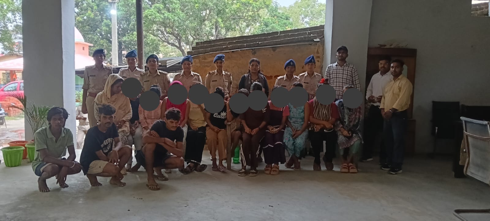 आर्केस्ट्रा की आड़ में खेल बेनकाब, दो गिरफ्तार