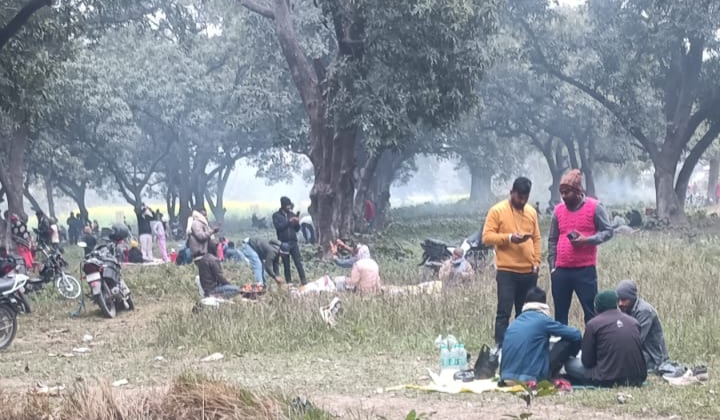 नए साल पर पश्चिम चंपारण के पिकनिक स्पाटों पर उमड़ी भीड़