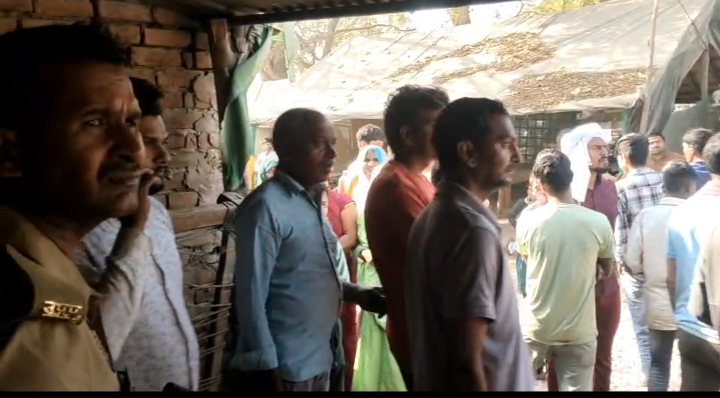 संदिग्ध परिस्थितियों में नाबालिग का फांसी के फंदे से लटकता हुआ शव मिला