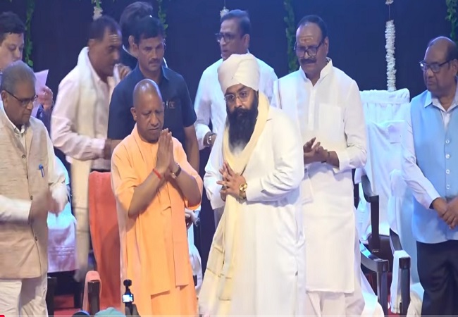 योगी आदित्यनाथ का कांग्रेस पर हमला, बोले- सत्ता के लिए देश के टुकड़े किए