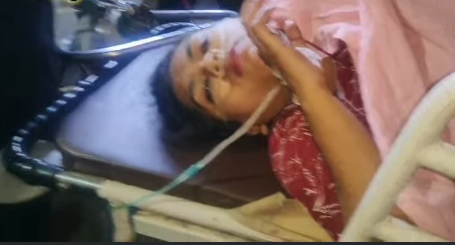 ट्यूशन से लौट रही युवती पर चाकू से हमला, गंभीर हालत में जमशेदपुर रेफर
