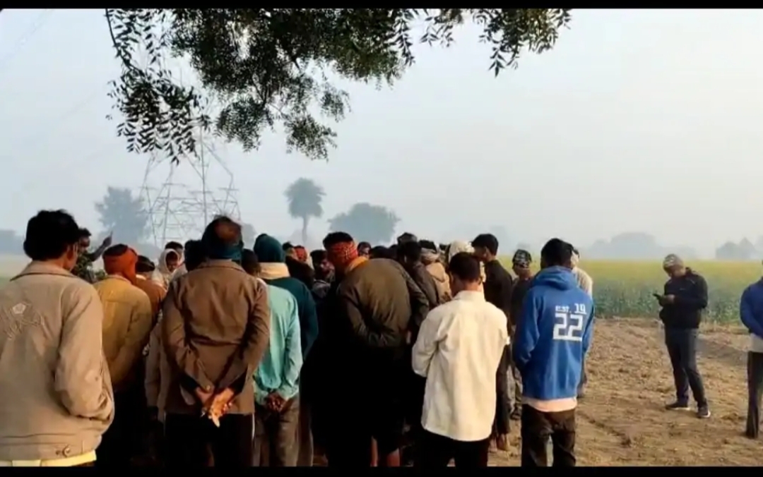 नीम के पेड़ से लटका मिला युवक का शव