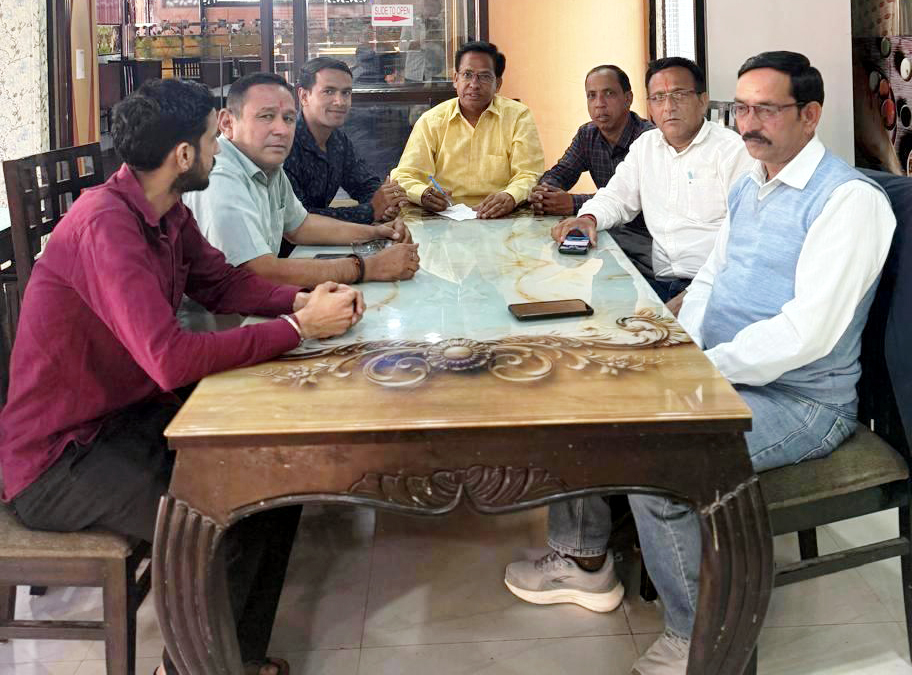 भुगतान लंबित होने पर प्रधान संगठन नाराज