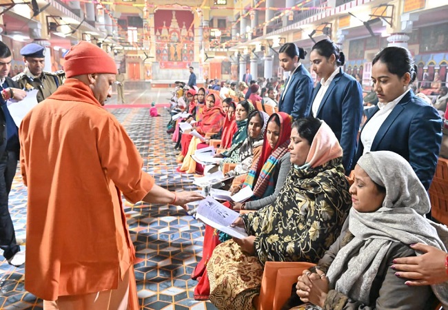मुख्यमंत्री ने पीड़ितों को न्याय का भरोसा दिलाया