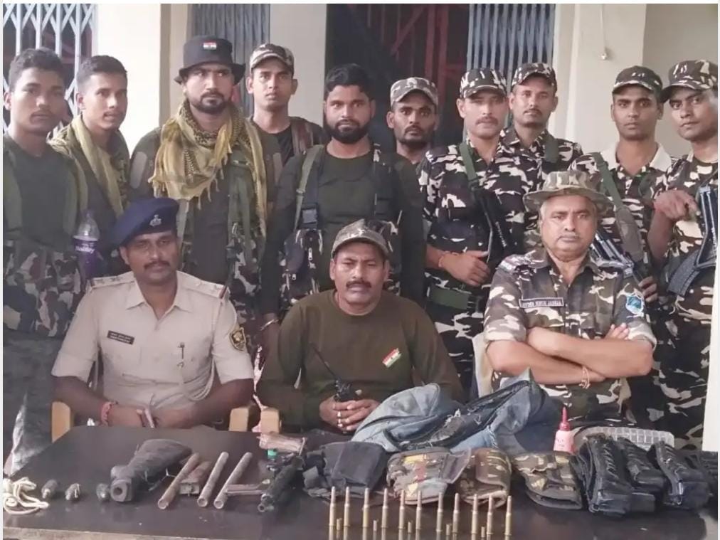 बिहार के औरंगाबाद में नक्सलियों के खिलाफ सुरक्षा बलों का संयुक्त अभियान,हथियार व कारतूस बरामद