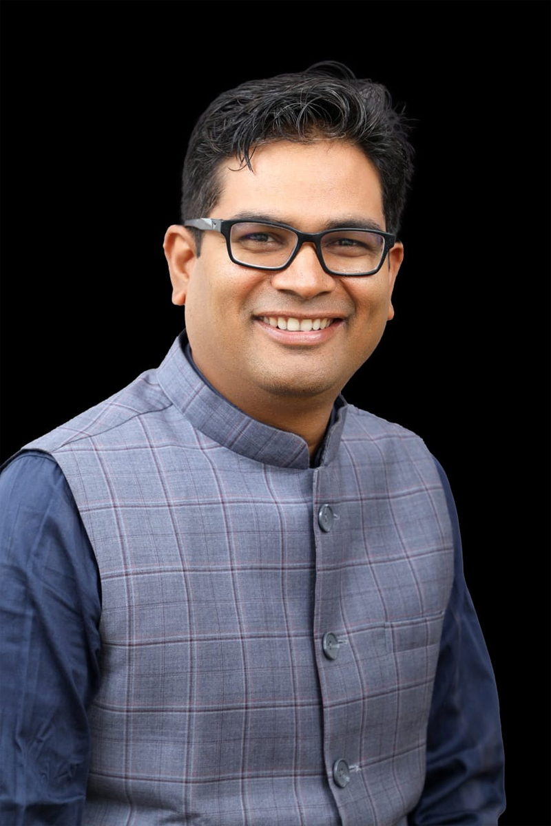 प्रधानमंत्री के आव्हान पर छग के वित्त मंत्री ओपी चौधरी ने सुरक्षा प्रोटोकॉल वाहन का उपयोग किया स्थगित