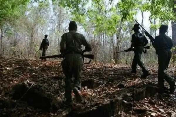 बोकारो में मुठभेड़ के बाद जंगल की ओर भागे नक्सली, सर्च अभियान जारी
