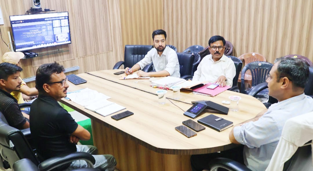 रविग्राम मिनी स्टेडियम परियोजना को लेकर प्रशासन सक्रिय, बैठक में बनी रणनीति