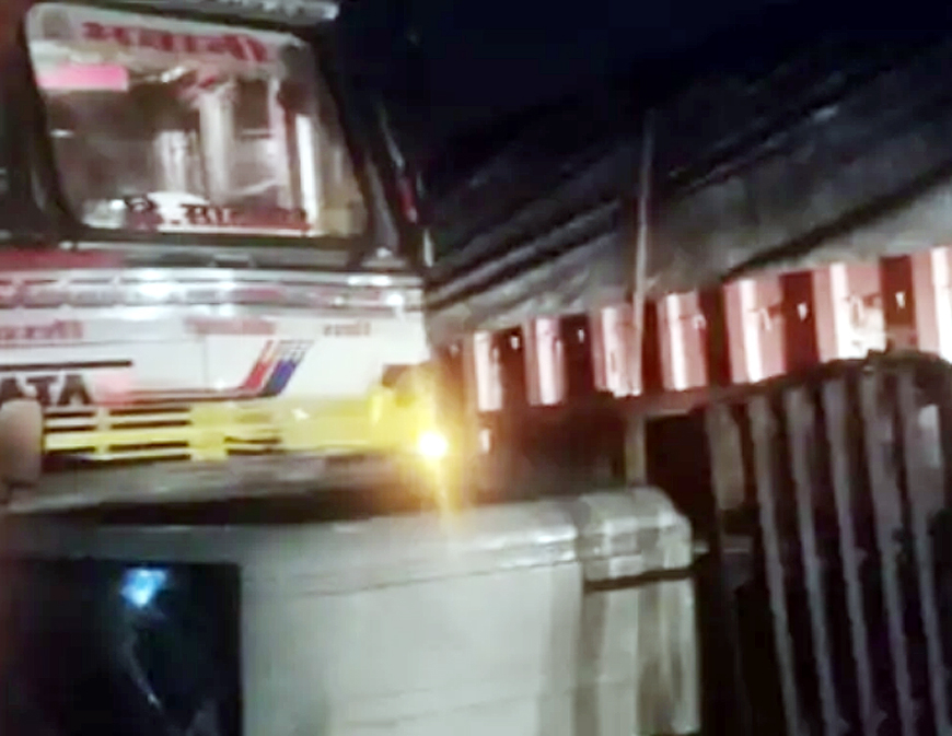 (अपडेट) भारतमाला हाईवे पर ट्रेलर ने 8 लोगों को रौंदा, चार लोगों की माैत, चार घायलों की हालत गंभीर