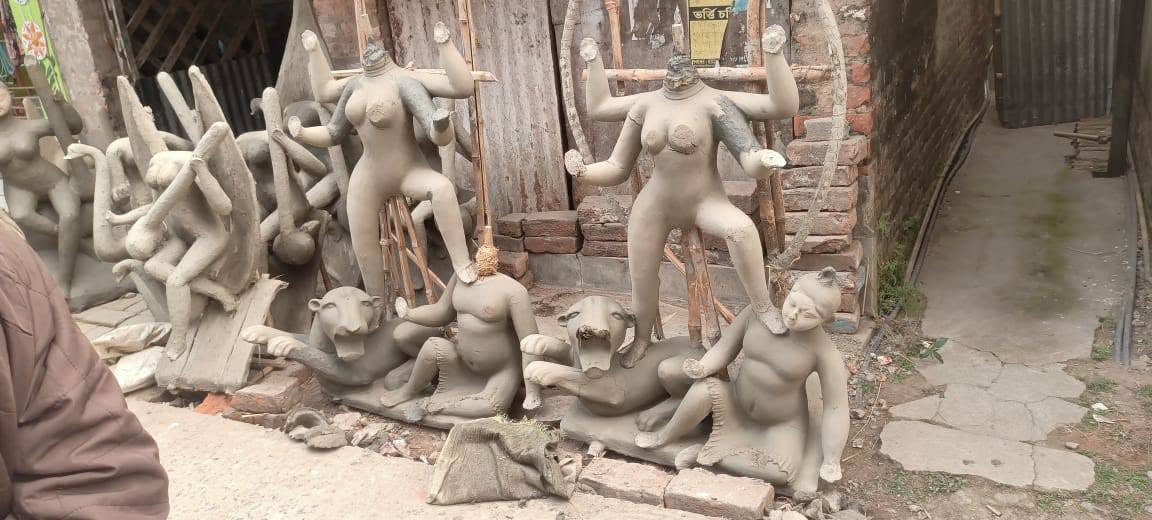 प्रतिमाओं की तोड़फोड़ पर महिषादल में राजनीति गर्म, जांच में जुटी पुलिस