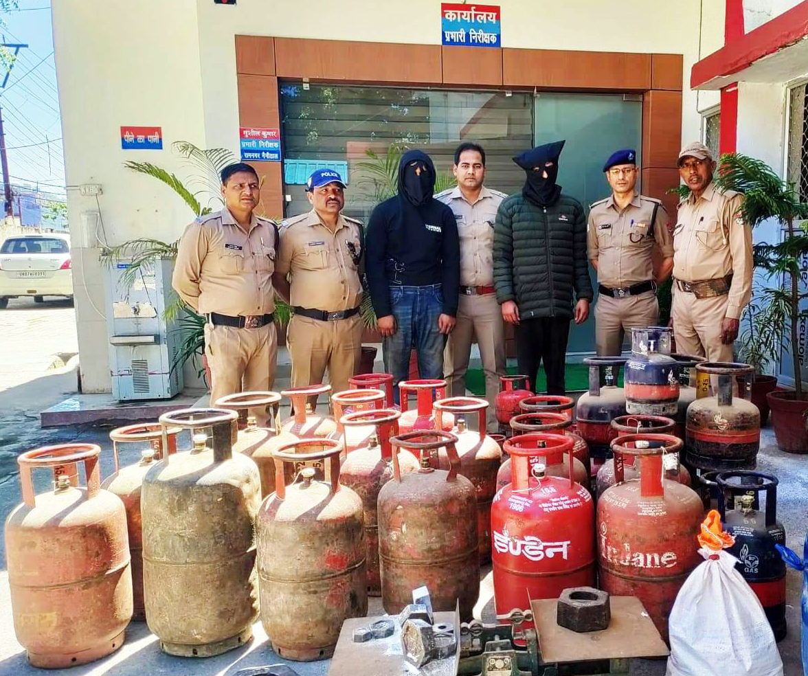 ऑपरेशन प्रहार के तहत अवैध गैस रिफिलिंग गिरोह का भंडाफोड़, दो गिरफ्तार