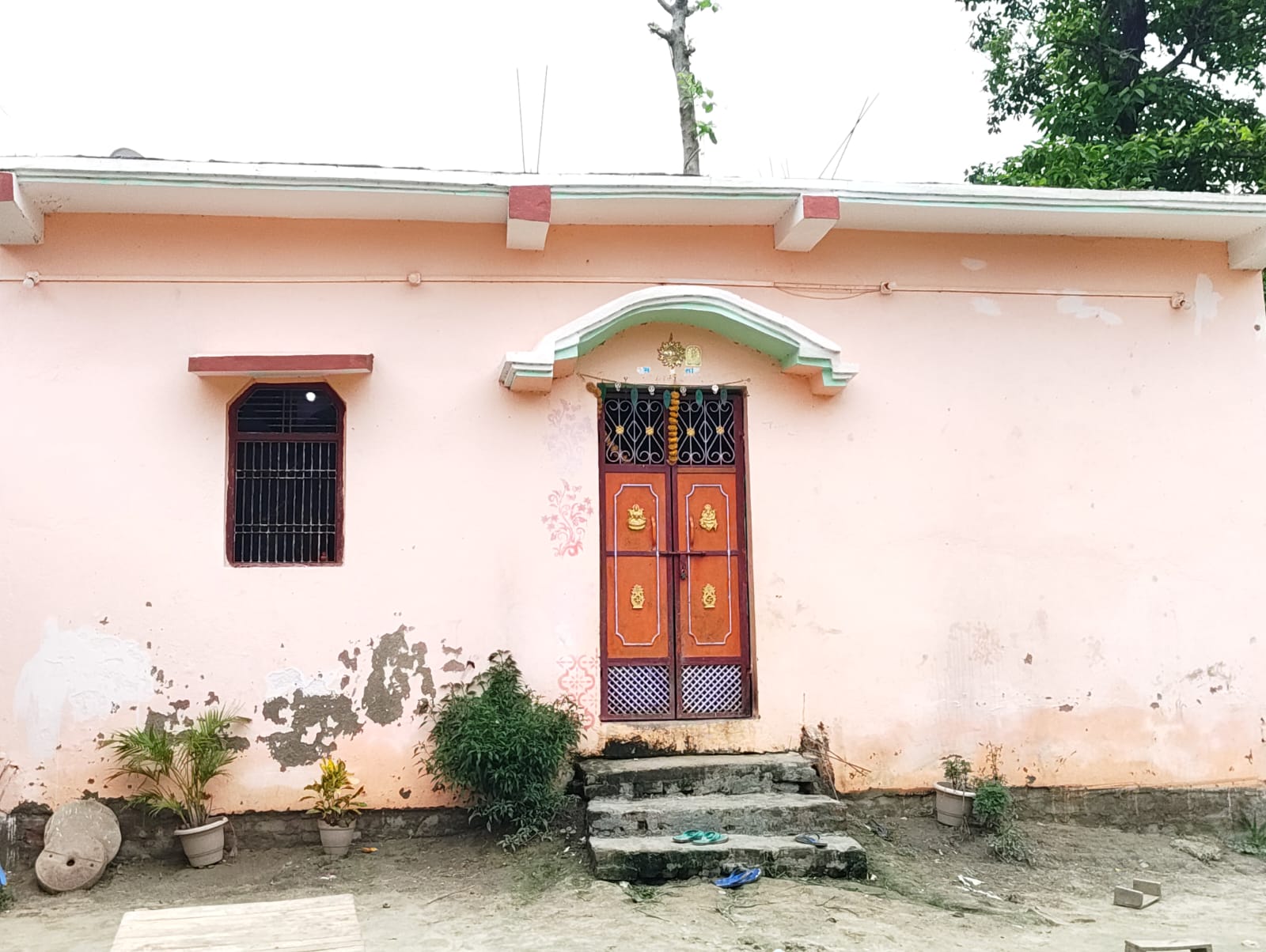 सीवान में जाली नोटों के कारोबार का भंडाफोड़, मशीन समेत भारी मात्रा में नकली नोट बरामद