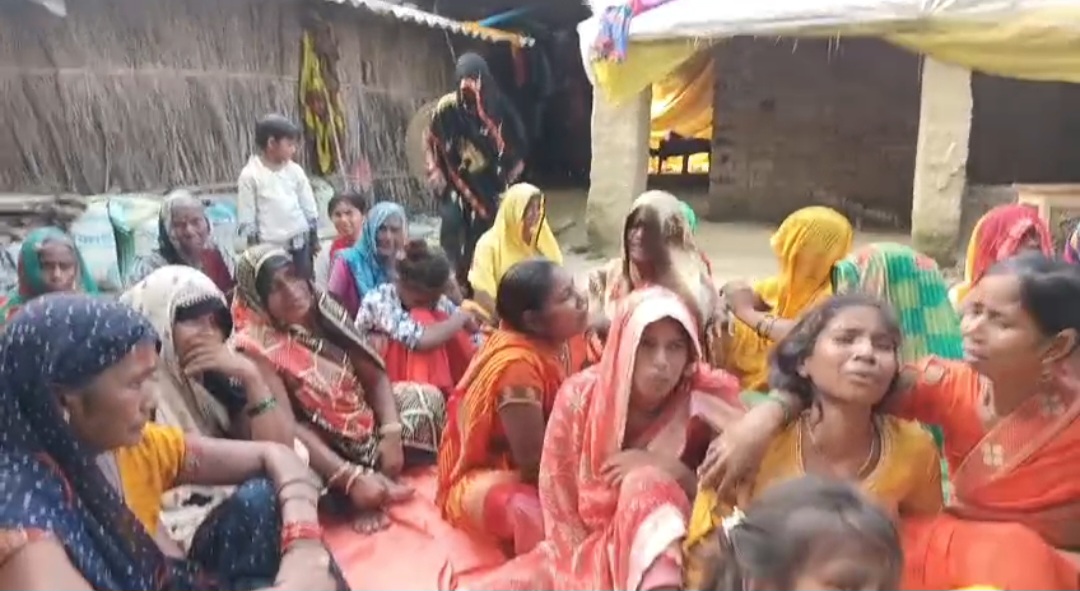 पुलिस बता रही दुर्घटना में मौत, परिजनों ने लगाया हत्या का आरोप