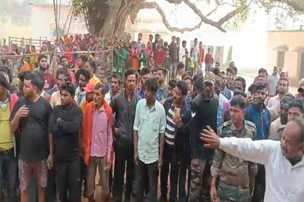 गोड्डा में त्रिकोणीय प्रेम प्रसंग में अंधाधुंध फायरिंग, शिक्षिका सहित तीन की मौत