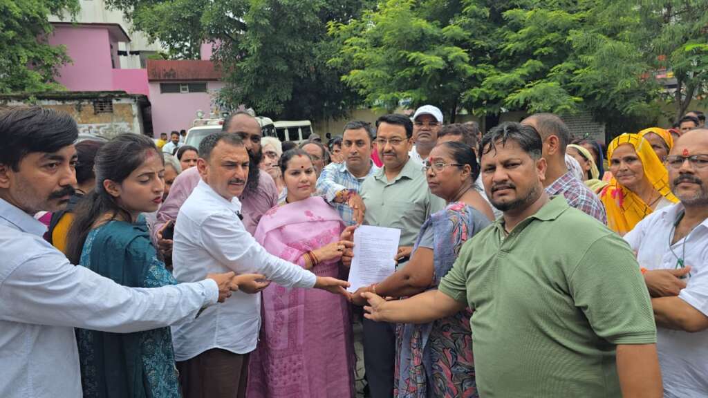 स्मार्ट मीटर के विरोध में उतरी कांग्रेस, प्रदर्शन