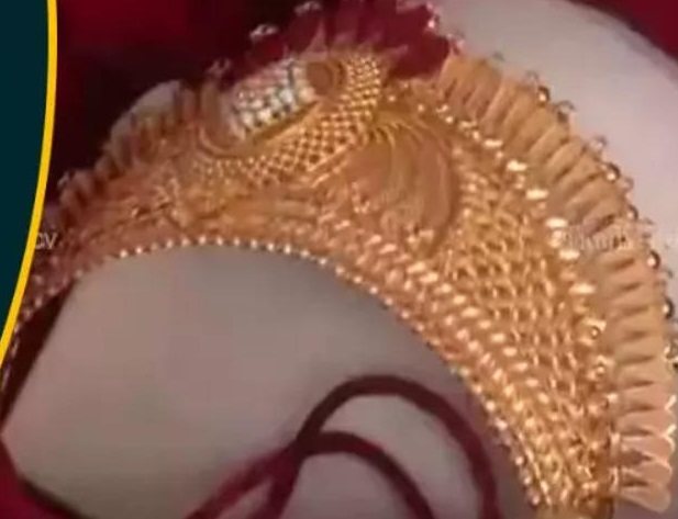 दरभंगा से आया सोने का मुकुट