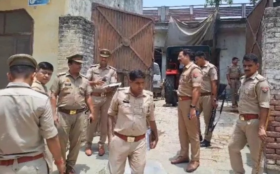 आरोपित को पकड़ने गई पुलिस टीम पर हमला, होमगार्ड की टूटी टांग