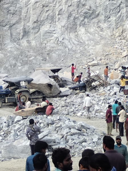 कर्नाटक की खदान में चट्टान गिरी, बिहार के 7 मजदूरों की मौत, कई घायल