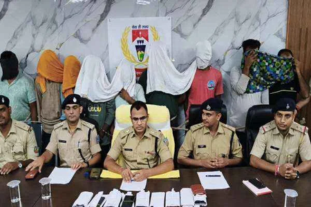 साइबर फ्रॉड के खिलाफ बड़ी कार्रवाई, बोकारो से नौ आरोपी गिरफ्तार
